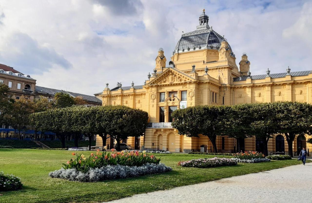 Sedaki In The Center Of Zagreb
